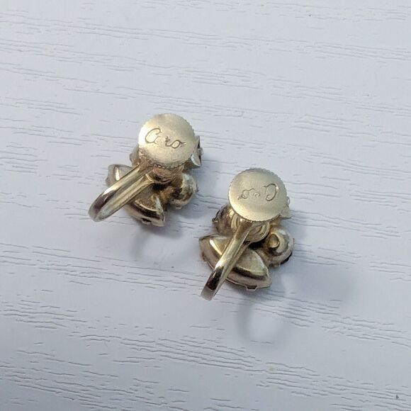 Vintage Coro Screw On Earrings - 0.5" - Picture 6 of 7
